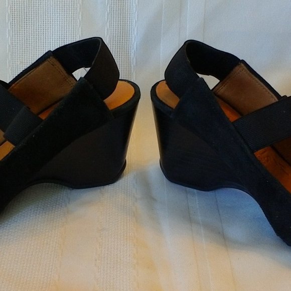 Gentle Souls size 6 black suede platform heel - Picture 4 of 6